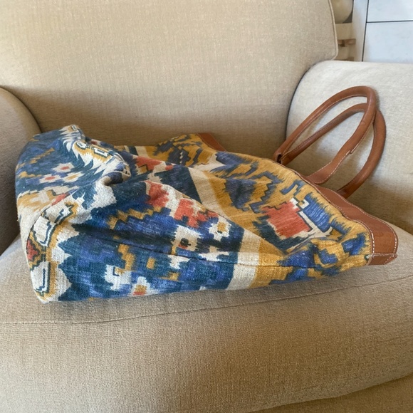 Unisa Zippered Canvas Tote - Picture 8 of 16